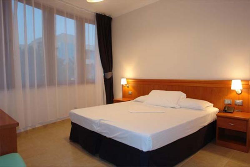 Dolce Vita Hotel Kryemëdhej Esterno foto
